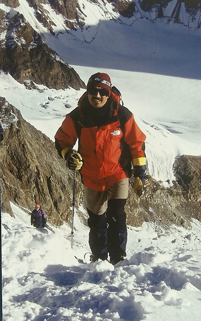 Ricard Vila arribant al coll Gondogoro(5560mts)al Trek de concordia-K2(Paquista)