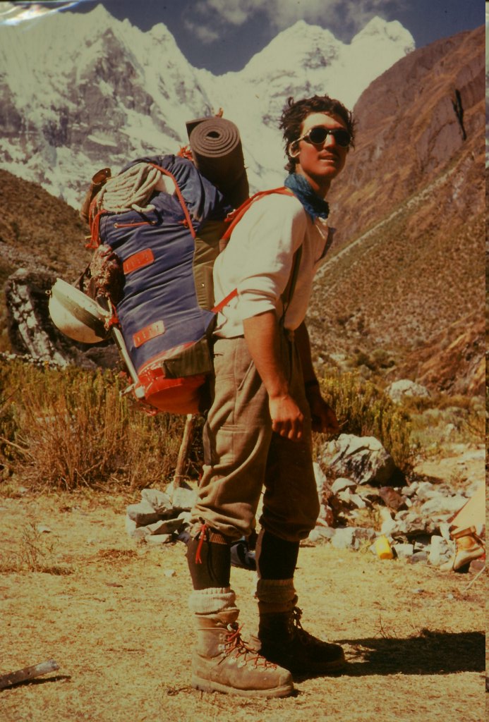 Ricard Vila baixant del intent al Yerupaja(6617)(Andes, Perú